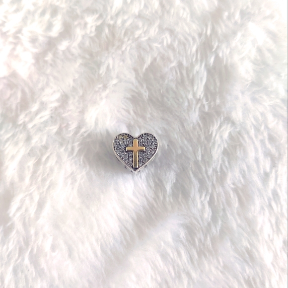 Heart with cross charm - Picture 2 of 3